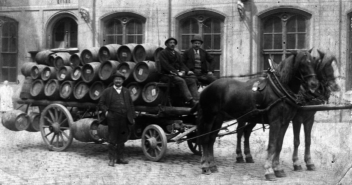 Biertransport in Wenen met de paard en wagen (rond 1900)