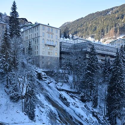 Bevroren waterval onder het centrum van Bad Gastein