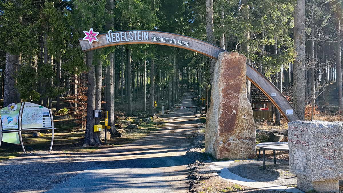 Begin van het pad naar de Nebelstein