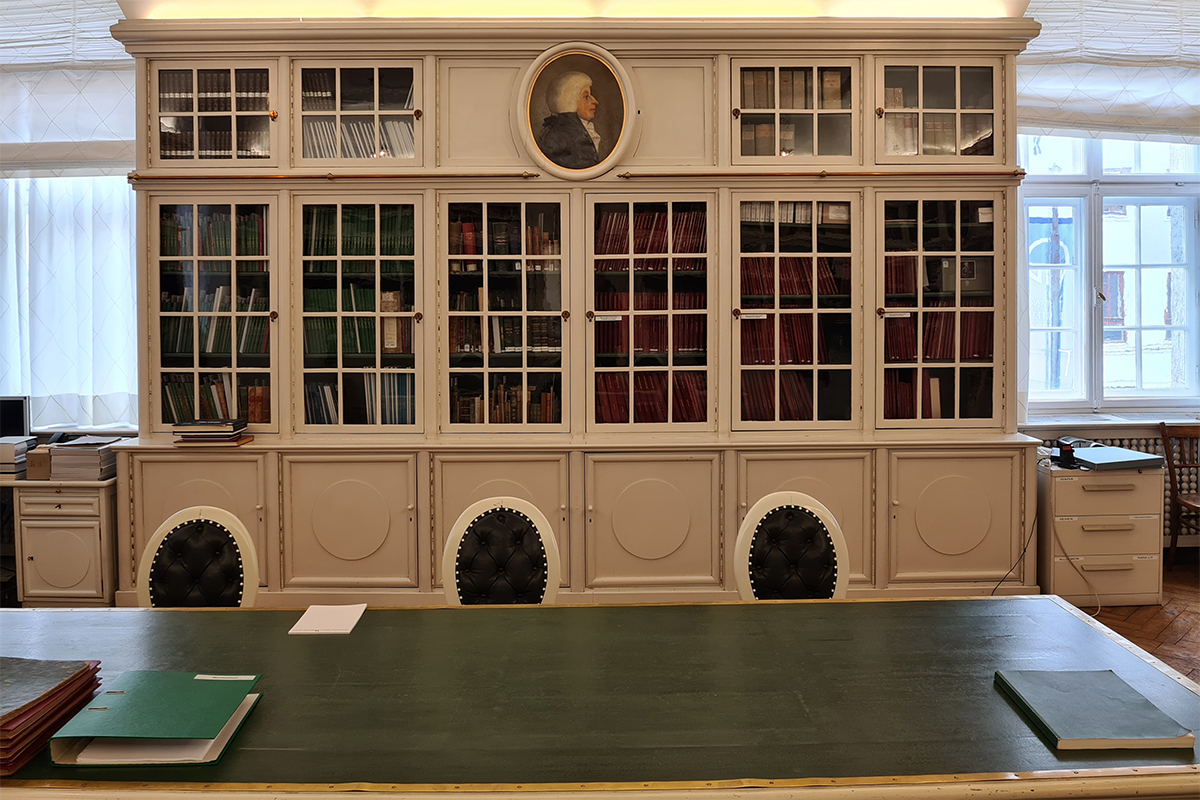 Leeszaal in de bibliotheek van het Mozarteum