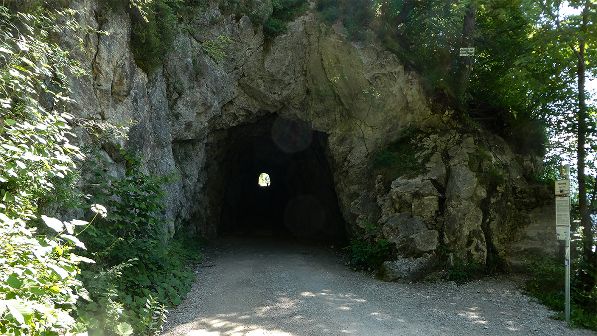 Tunnel door de Traunstein