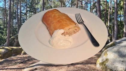 Zuurkoolstrudel met knoflooksaus